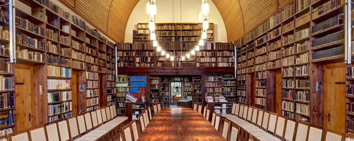 Lesesaal Bibliothek des Evangelischen Ministeriums Erfurt (@Lutz Edelhoff)