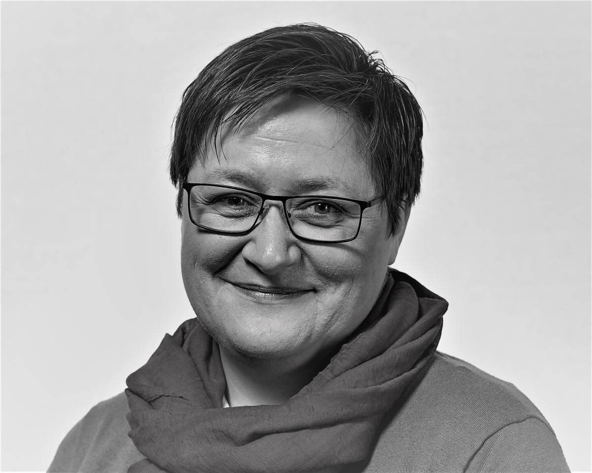 Annegret Heinrich Annegret Heinrich