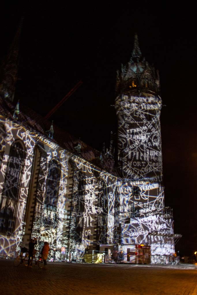 „luthERleuchtet“ – Lichtkunst-Aktion in Wittenberg