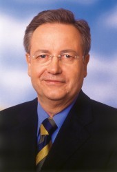 Ulrich Born Dr. Ulrich Born