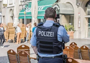 Polizist | Foto: Foto: epd bild/ Meike Boeschemeyer