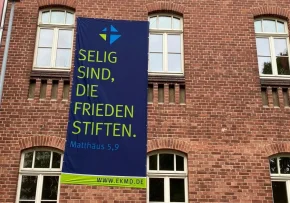 Banner "Selig sind, die Frieden stiften" | Foto: Foto: Kristin Jahn