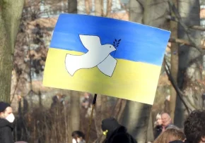 Ukraine Friedenstaube Demo | Foto: Foto: FUNDUS/ Anne Thorau
