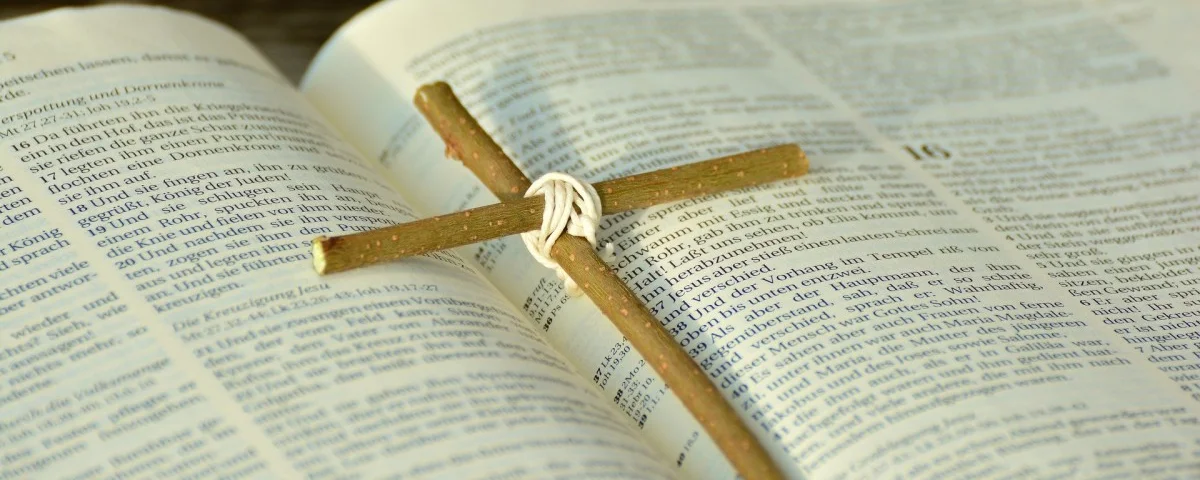 Bibel Kreuz pixabay