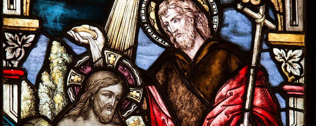 Kirchenfenster Johannes tauft Jesus Querformat(httpspixabay.comdephotoskirche-fenster-taufe-sakrament-1016443)