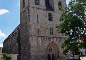 Calbe Kirche | Foto: <a href="https://commons.wikimedia.org/wiki/User:Joeb07">Joeb07</a>, <a href="https://commons.wikimedia.org/wiki/File:Calbe_Kirche2.jpg">Calbe Kirche2</a>, <a href="https://creativecommons.org/licenses/by/3.0/legalcode">CC BY 3.0</a>