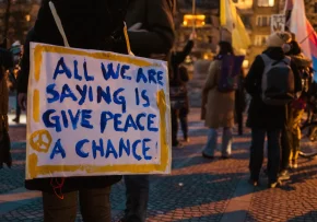 Give peace a chance | Foto: Foto: miha-rekar-hF setzUjUk-unsplash(1)