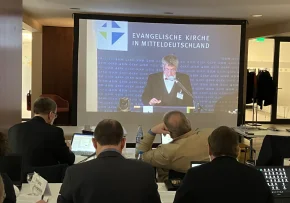 Landesbischof Friedrich Kramer spricht vor der Landessynode (EKM) | Foto: EKM