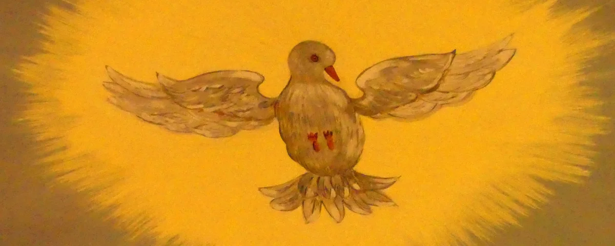 Pfingst-Taube auf dem Deckel der Kanzel der Kirche in Bielen (Regina Englert)